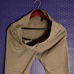 H&M Men’s 36 forest green slim fit jeans 🌲